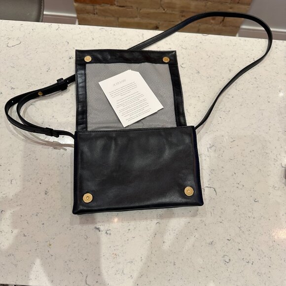 Auxilary (Aritzia) navy blue leather cross body bag - Picture 2 of 3